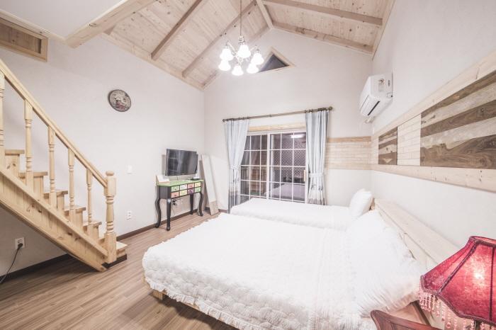 Red Windmill Pension جيجو المظهر الخارجي الصورة