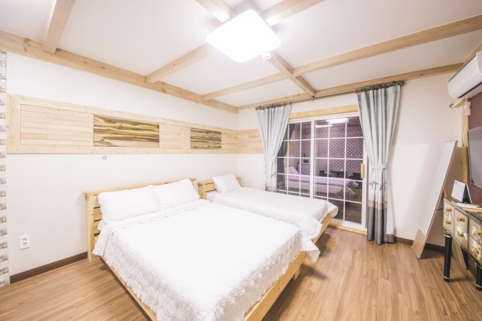 Red Windmill Pension جيجو المظهر الخارجي الصورة