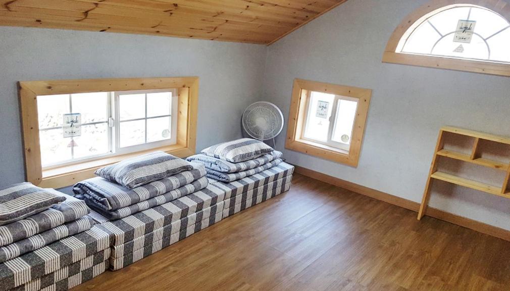 Red Windmill Pension جيجو المظهر الخارجي الصورة