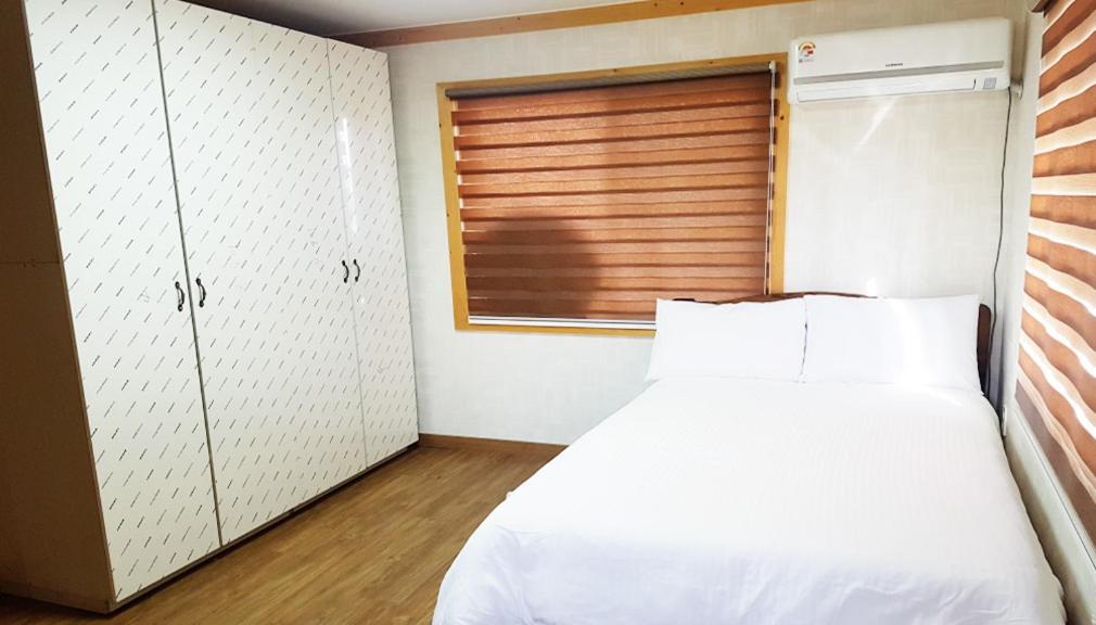 Red Windmill Pension جيجو المظهر الخارجي الصورة